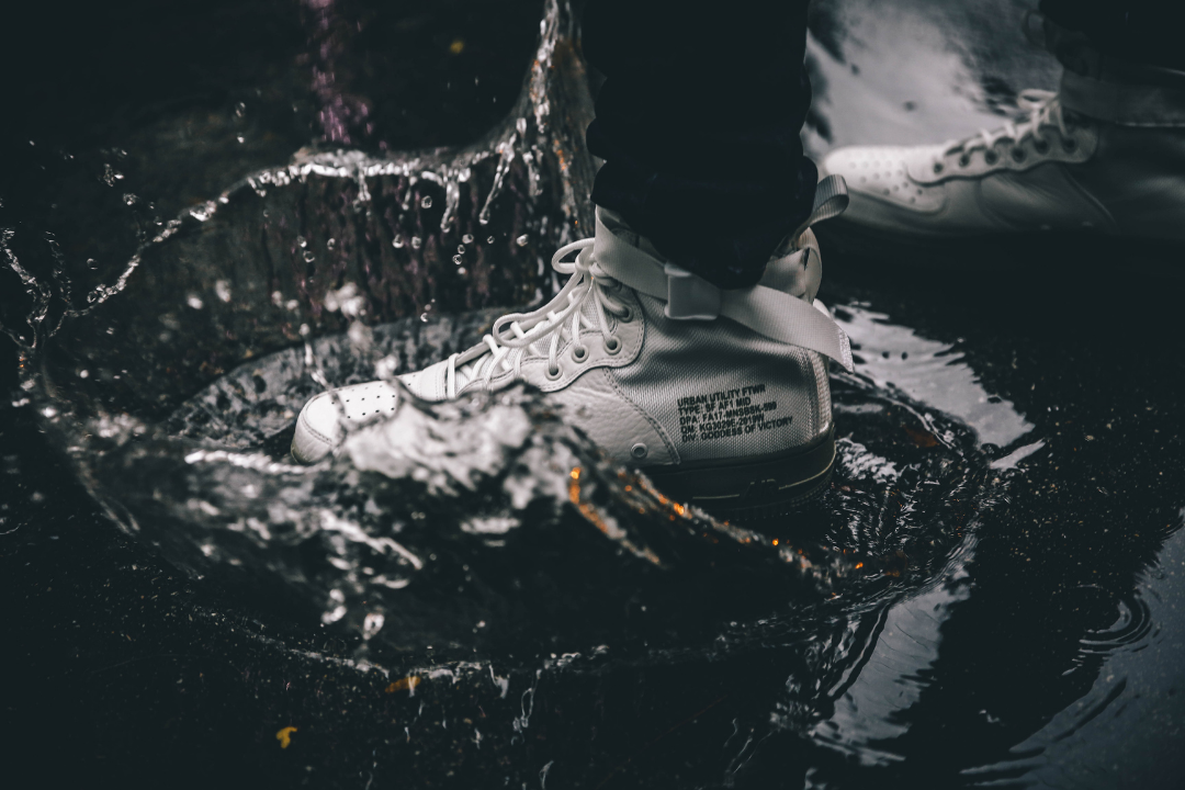 The Best Waterproof Sneakers to Beat the Rain+Buyer Guide