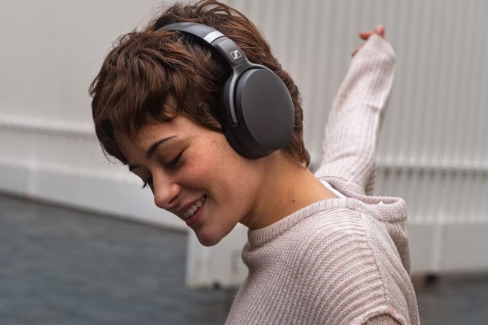 Experience Unbeatable Studio Quality Sound on the Go: Discover the Sennheiser HD 450BT!