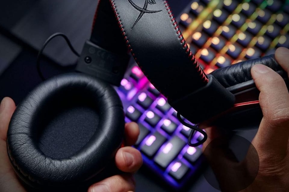 Dive into the ultimate gaming, and audio, experience with the HyperX Cloud II!