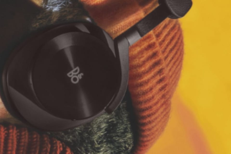 Unleash Your Inner Audiophile: Jamming with the Bang & Olufsen Beoplay H95 - The Ultimate Game-Changer in Studio Headphones